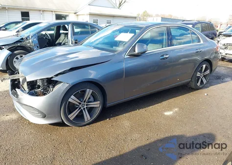 2022 Mercedes-Benz C 300 4Matic z USA, uszkodzony, nr VIN W1KAF4HBXNR039865